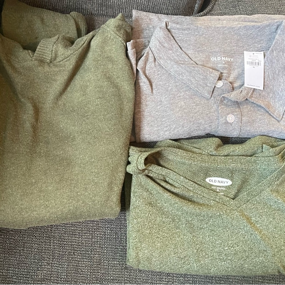 Old Navy Men’s XL Lot - V neck t shirt, Polo shirt (brand new), & hooded Sweater